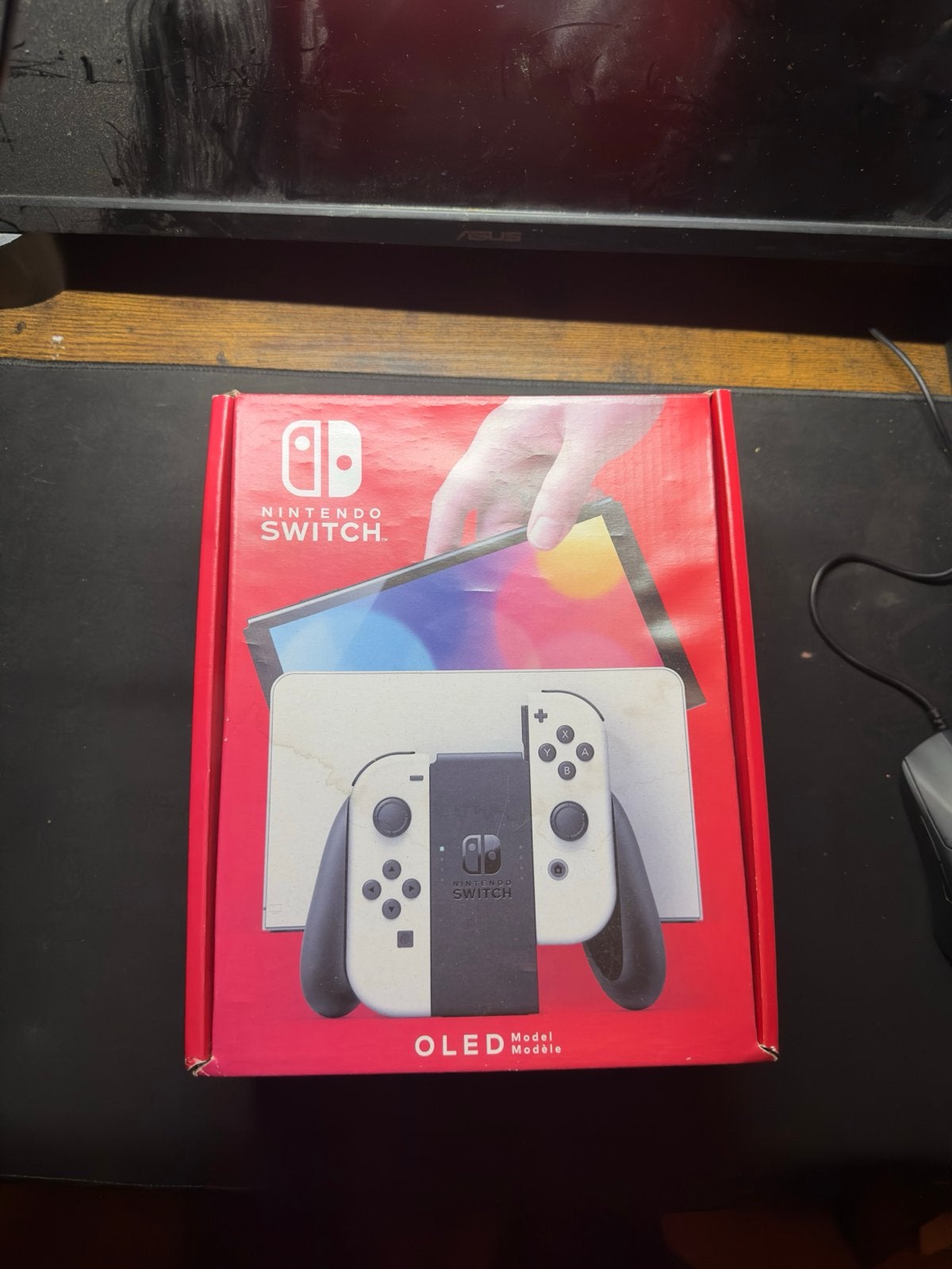 Nintendo Switch OLED DOOS met accessoires en games CASES, Met games, Zo goed als nieuw, Zonder controller, Switch OLED