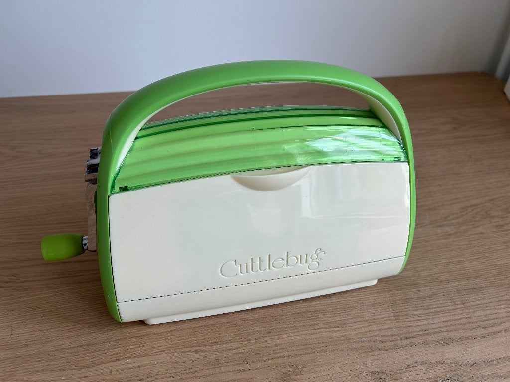 Cuttlebug Snij- en Embossingmachine zonder accessoires, Hobby en Vrije tijd, Ophalen of Verzenden, Gebruikt, Overige thema's, Overige typen