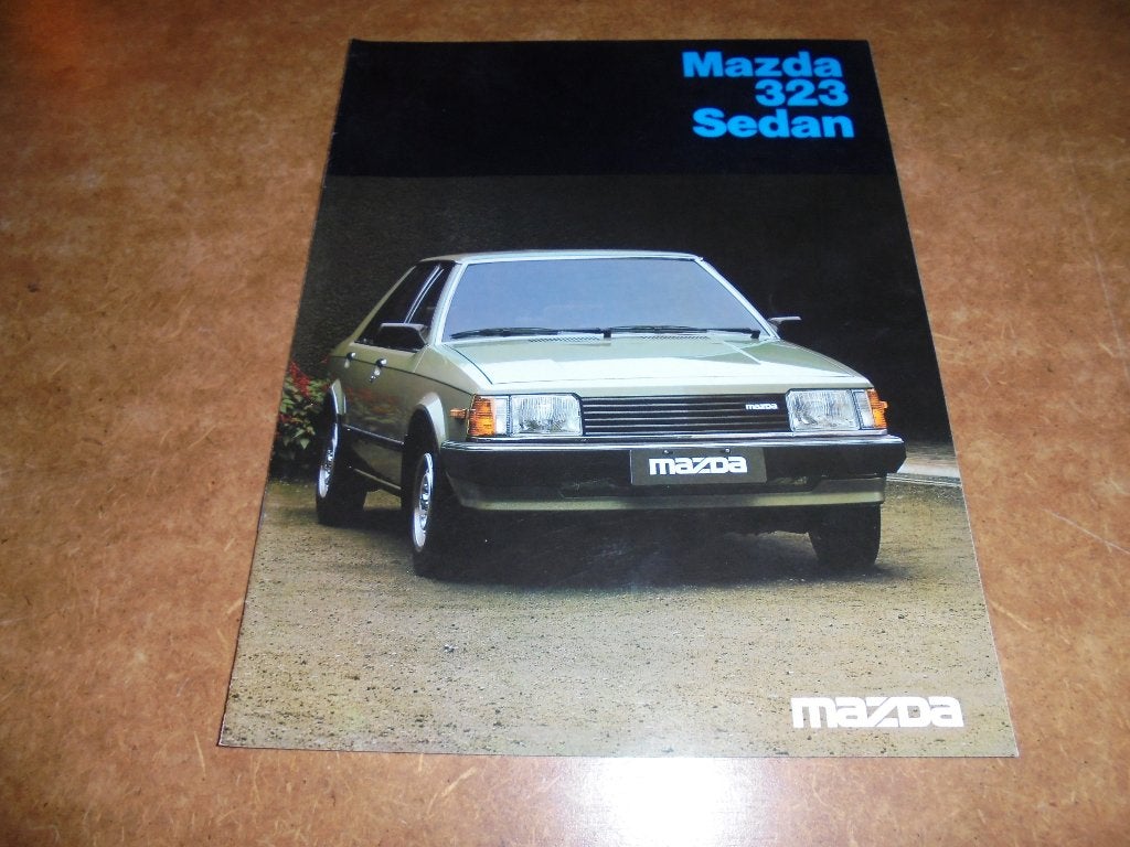 brochure Mazda 323 Sedan  1981, Boeken, Ophalen of Verzenden, Zo goed als nieuw, Mazda