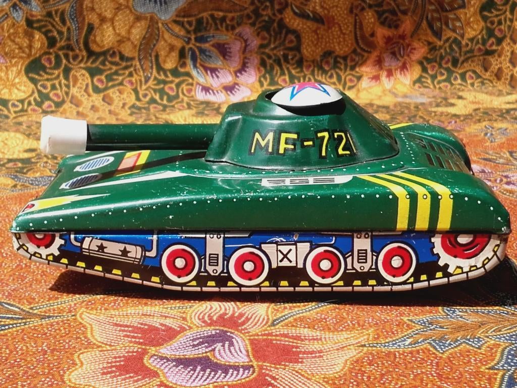 Mooie oude vintage militaria tank van blik 15,3 cm.