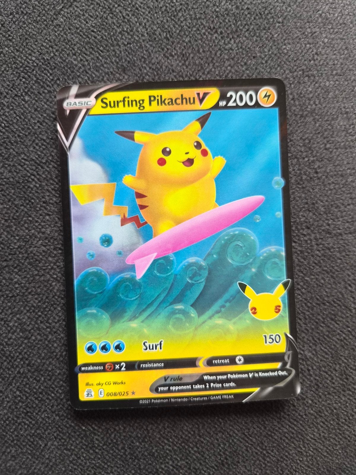 Surfing Pikachu V Pokémon kaart, Verzenden, Zo goed als nieuw, Losse kaart