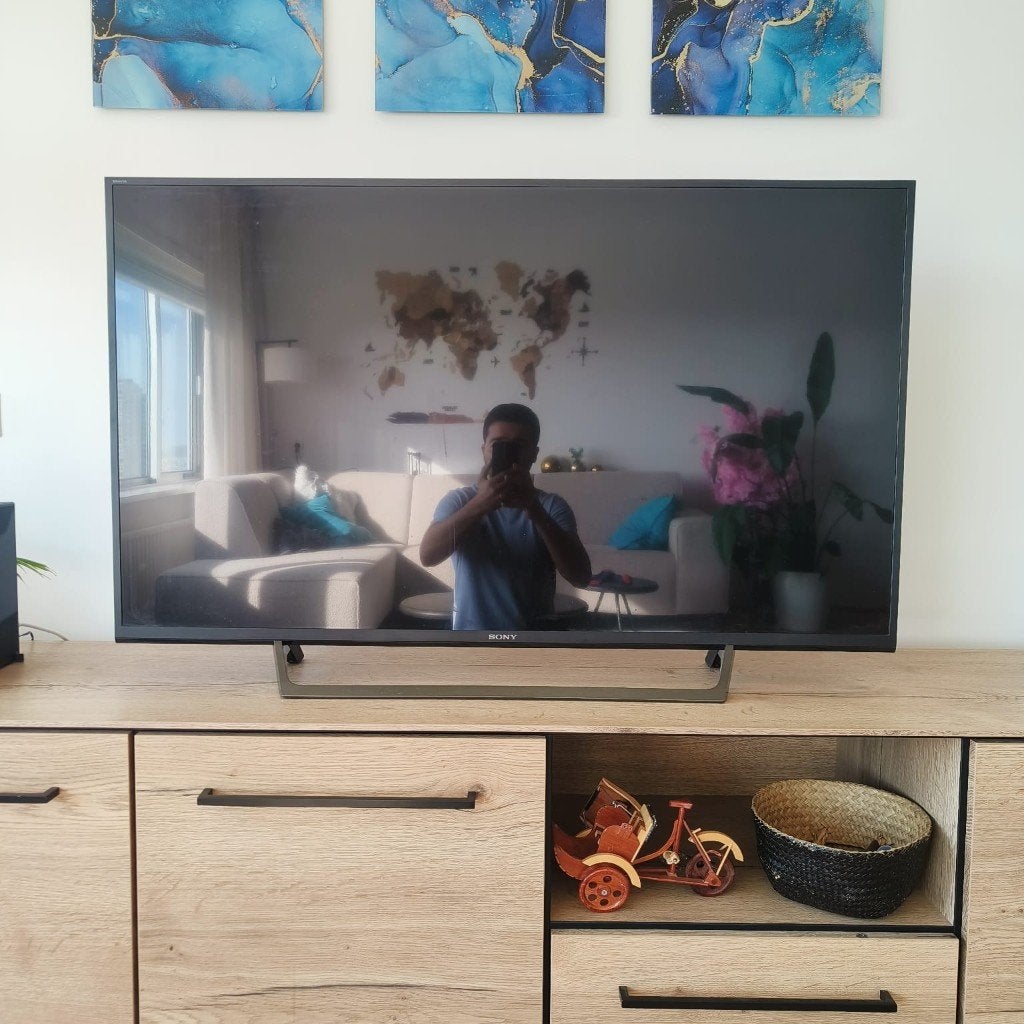 Foto 2 van SONY 49 inch Full HD LED Smart Linux based TV - 2018 model