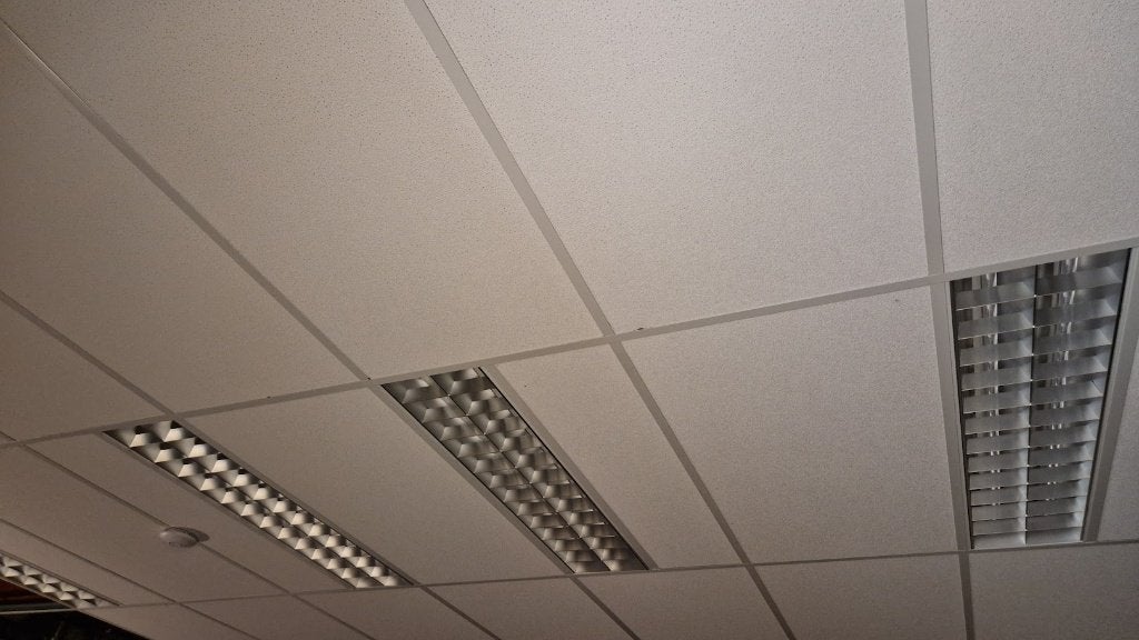 Ruim 30m2 Knauf AMF systeemplafond incl TL en rails, Doe-het-zelf en Verbouw, Ophalen, Gebruikt, Overige materialen, Minder dan 20 mm