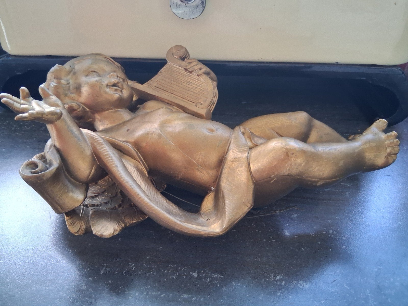 Vintage Cherubijn met Lier - Goudkleurig Wanddecoratie, Ophalen of Verzenden