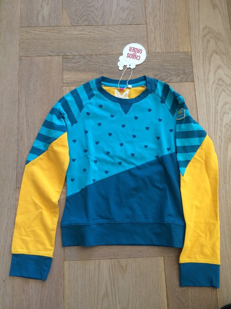 Gave nieuwe longsleeve/trui Chaos&order hartjes maat 134/140, Meisje, Nieuw, Chaos & Order, Ophalen of Verzenden