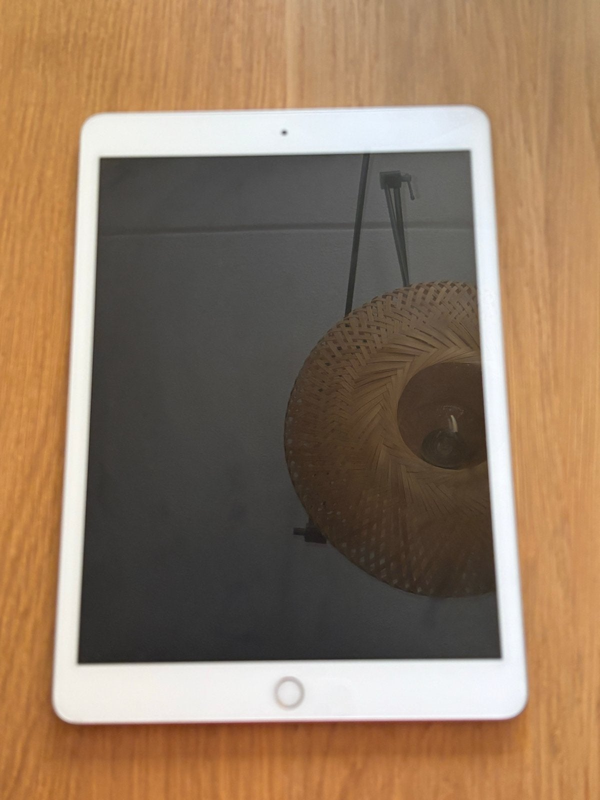 Apple iPad 8e generatie - enkele vlekjes achterkant, Computers en Software, Apple iPads, 10 inch, Gebruikt, 32 GB, Apple iPad