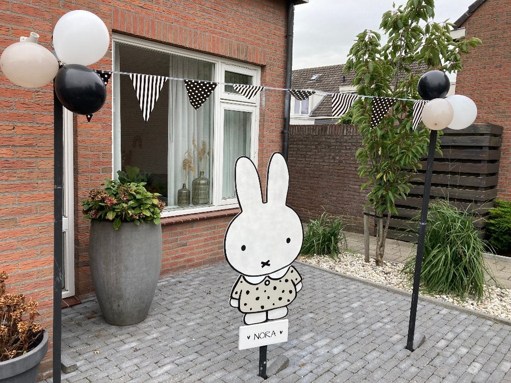 Te huur: Geboortebord Nijntje (Grijs), Kinderen en Baby's, Kraamcadeaus en Geboorteborden, Gebruikt, Geboortebord, Ophalen