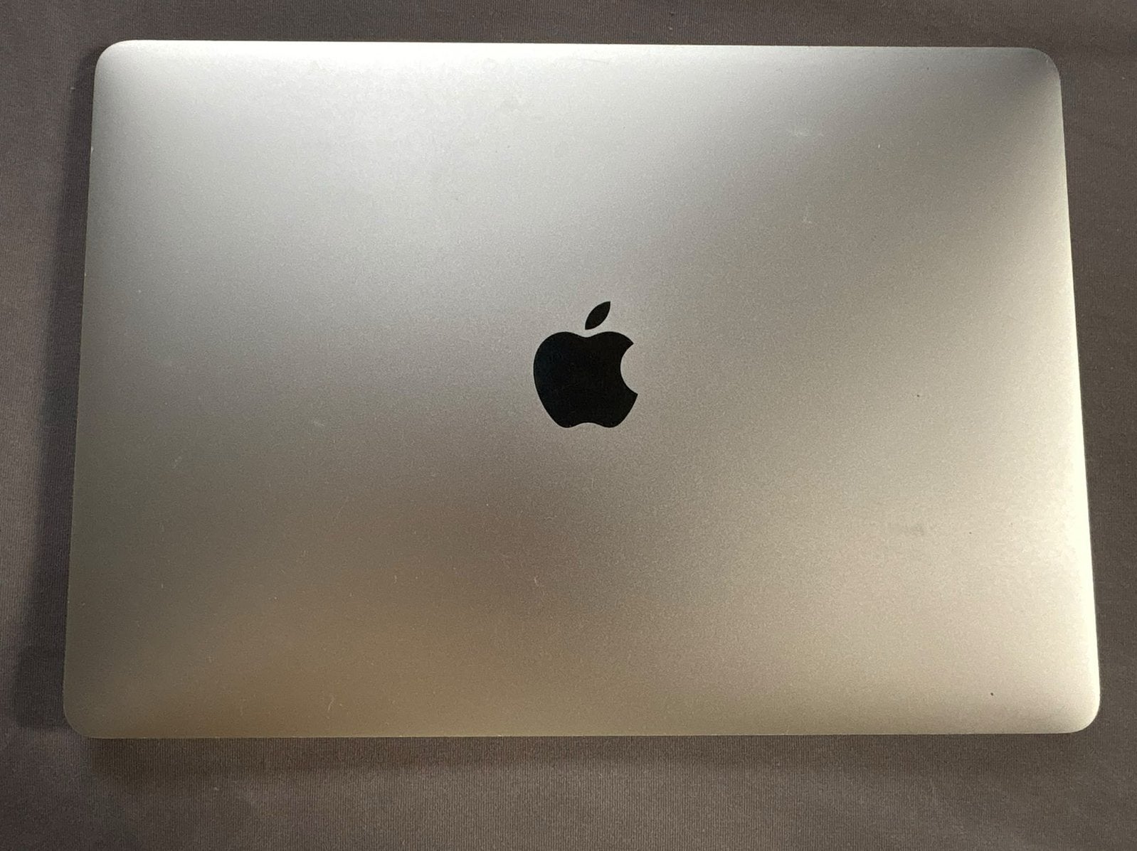 Mac book air 2020, 13inch, defect scherm. Bijna nieuwe batte, Computers en Software, Ophalen, Qwerty, 13 inch, Niet werkend