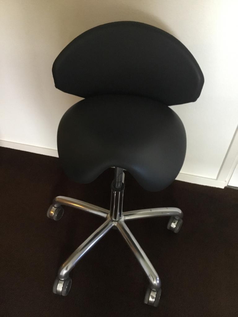 Ergonomische Zadelkruk met Rugleuning - Zwart, Ophalen, Zwart, Zo goed als nieuw, Bureaukruk