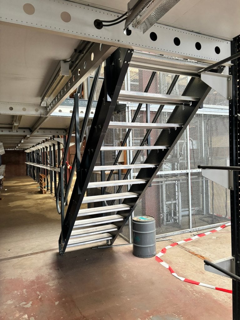 2 stuks SAPA aluminium steektrap 250 cm | dubbele leuning, Ophalen, Gebruikt, Trap, 2 tot 4 meter