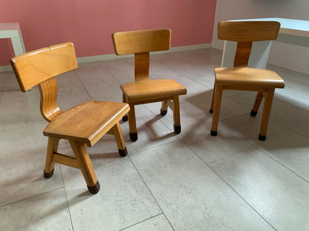 Vintage houten kleuterstoeltjes - set van 3, Kinderen en Baby's, Kinderkamer | Tafels en Stoelen, Ophalen, Gebruikt