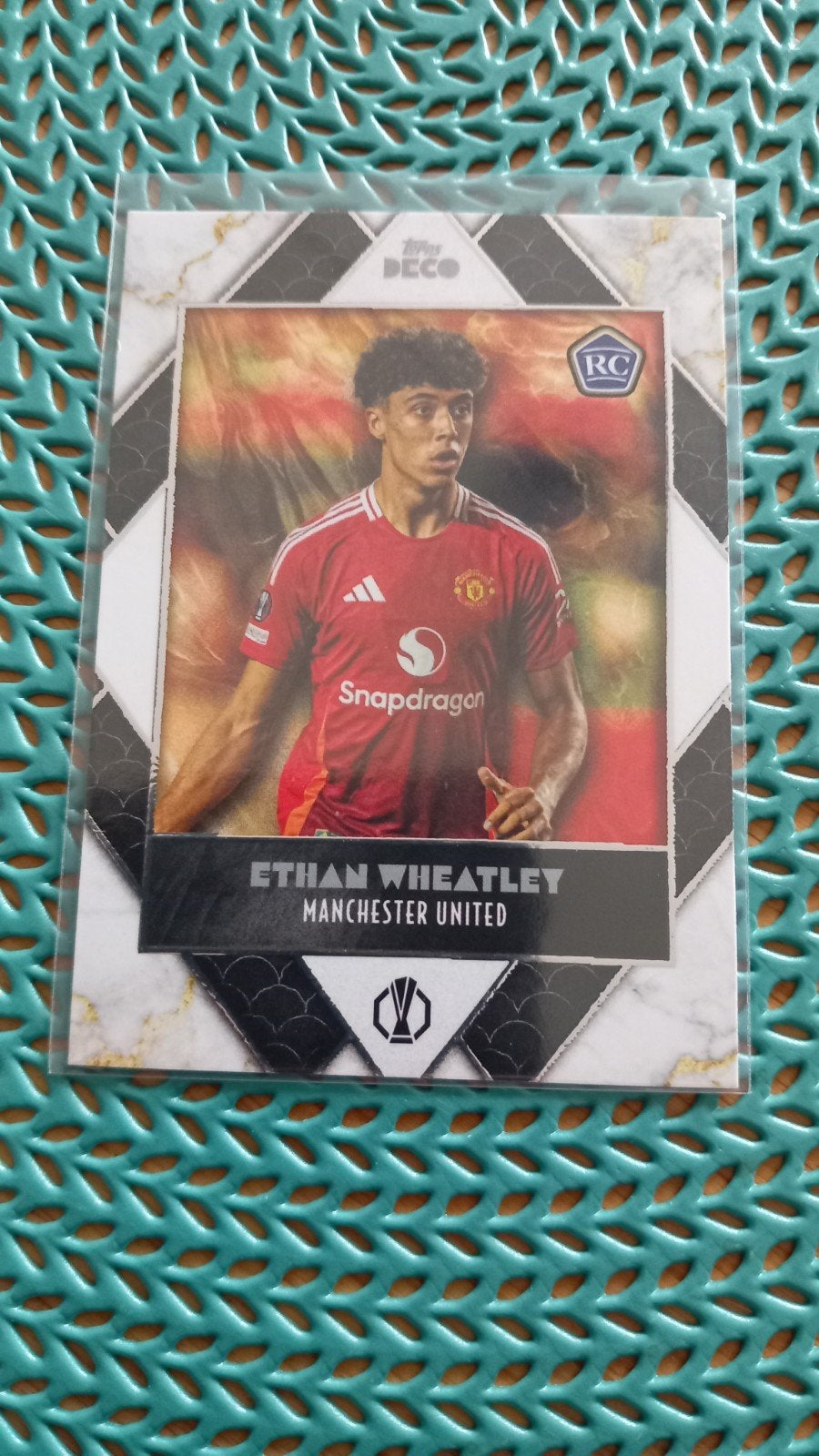 Ethan Wheatley Manchester United Topps Deco Rookie Kaart, Verzenden, Zo goed als nieuw, Buitenlandse clubs, Spelerskaart