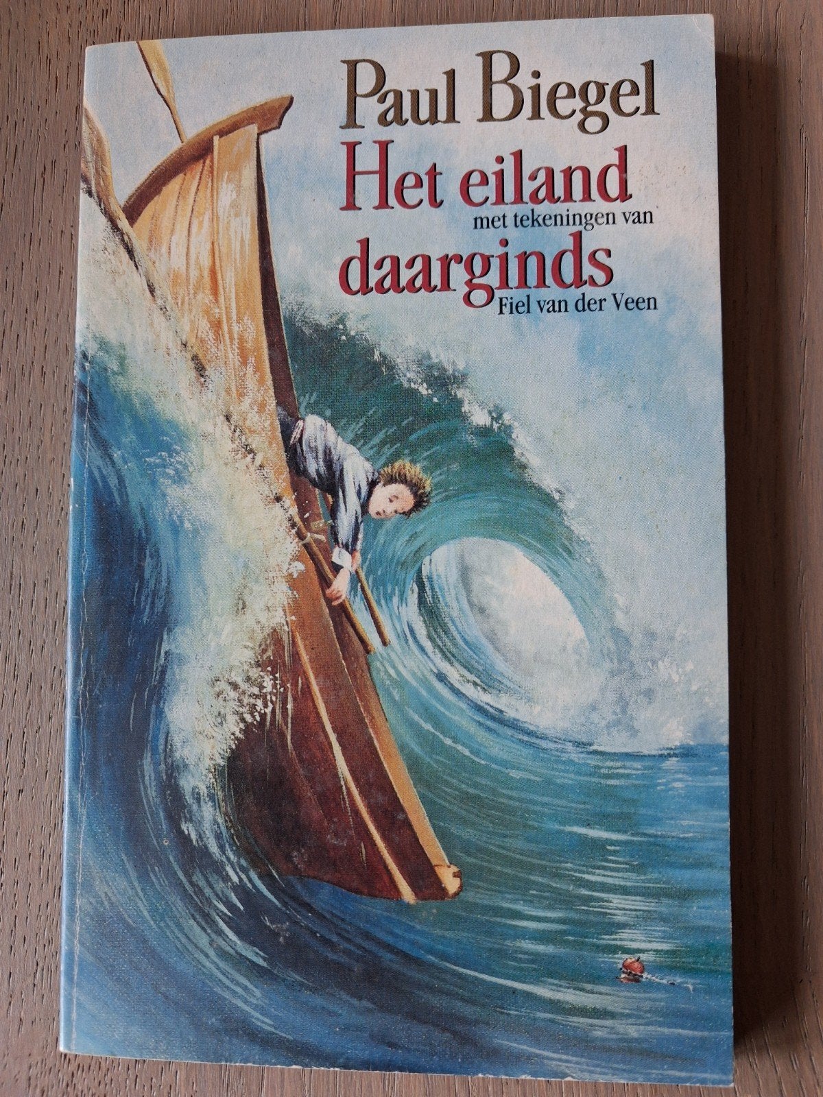 Het eiland daarginds - Paul Biegel, Ophalen of Verzenden, Gelezen, Paul Biegel, Fictie algemeen