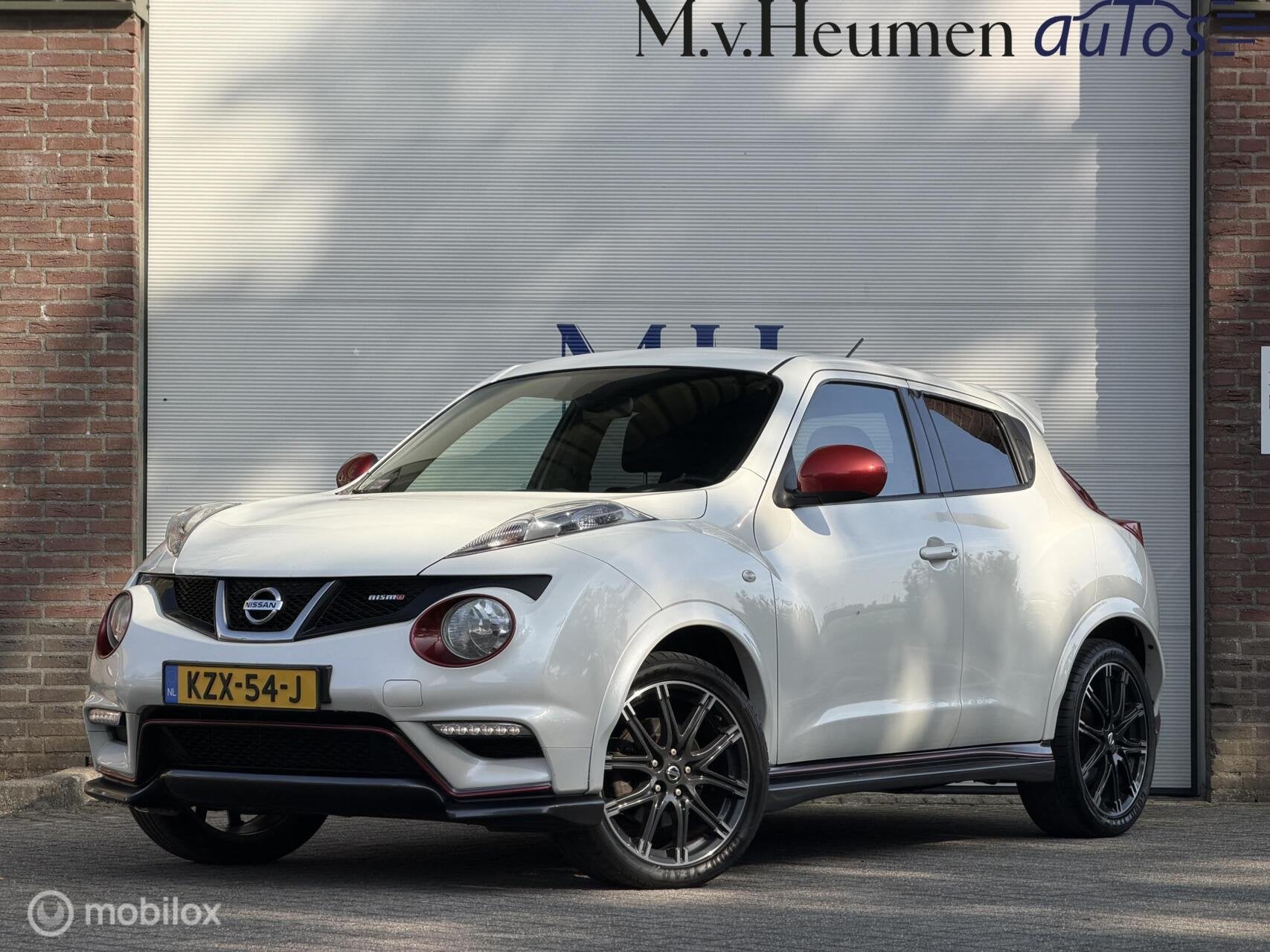 Nissan Juke 1.6 Turbo NISMO 200PK All-Mode Camera Keyless St, Euro 5, 1618 cc, Gebruikt, Zwart