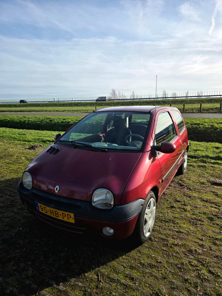 Renault Twingo 1.2 Euro 2000 2001 Rood, Auto's, Renault, Voorwielaandrijving, 600 kg, 4 cilinders, Origineel Nederlands