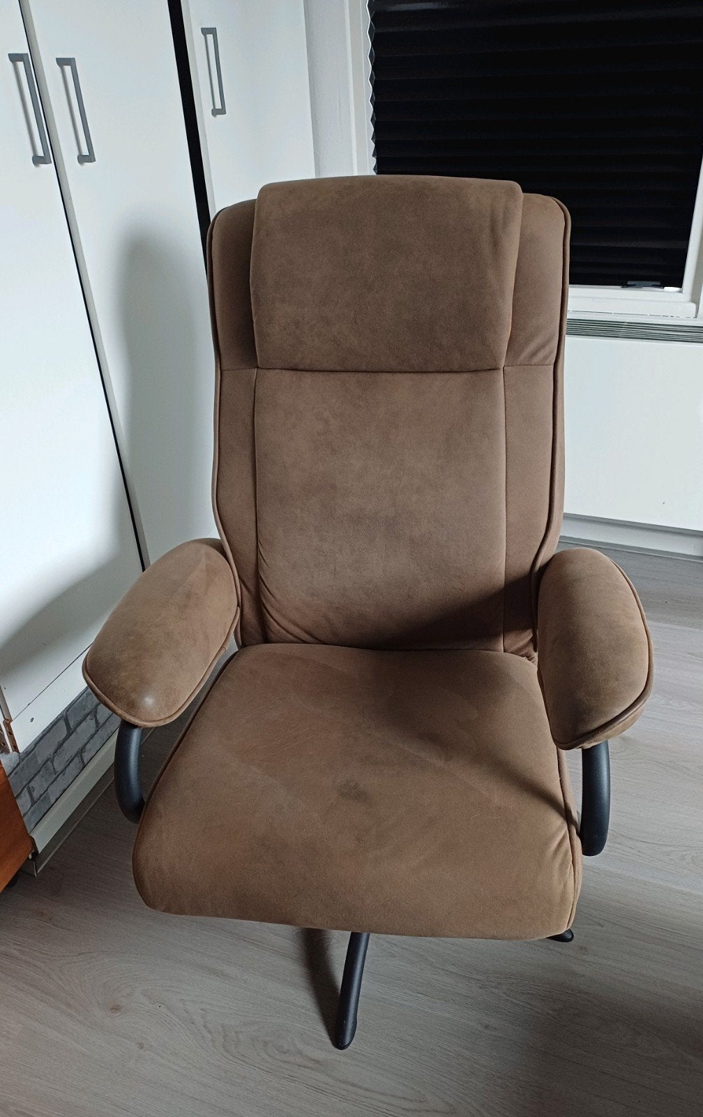 Bruine suède stoel, Ophalen, Gebruikt, 75 tot 100 cm, Leer