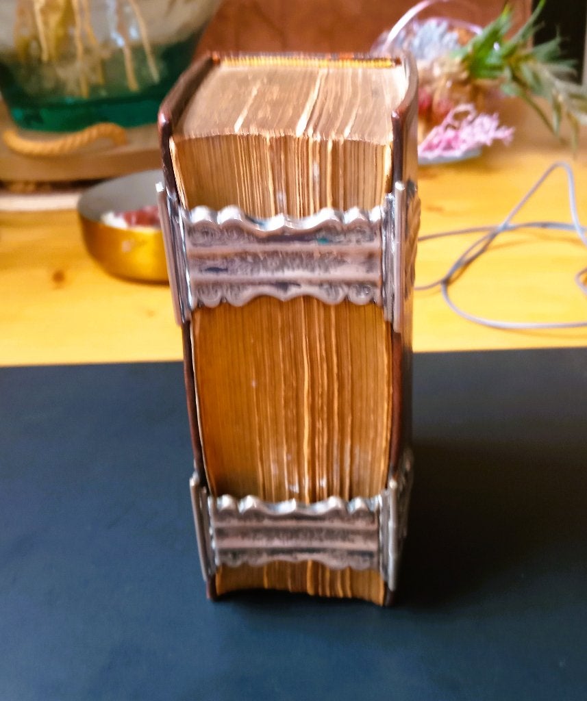 Antieke bijbel met zilveren sloten, Antiek en Kunst, Antiek | Boeken en Bijbels, Ophalen of Verzenden