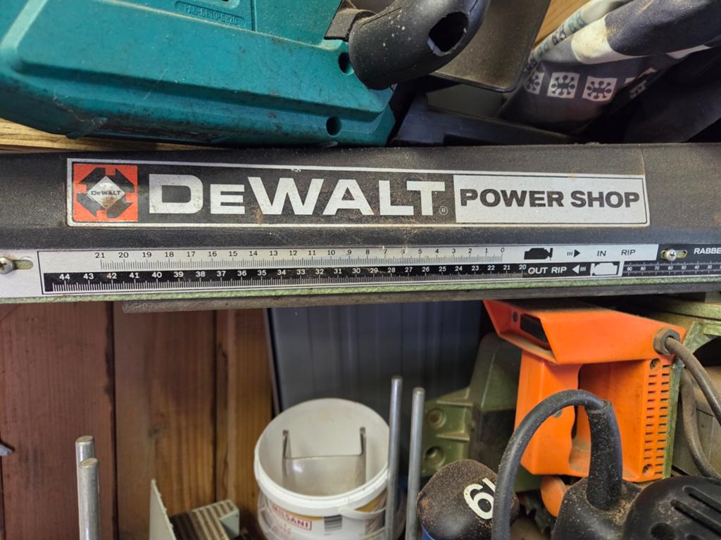 DeWalt Zaagmachine - Krachtige en Betrouwbare Zaag, Gebruikt, DeWalt, 70 mm of meer, Overige typen