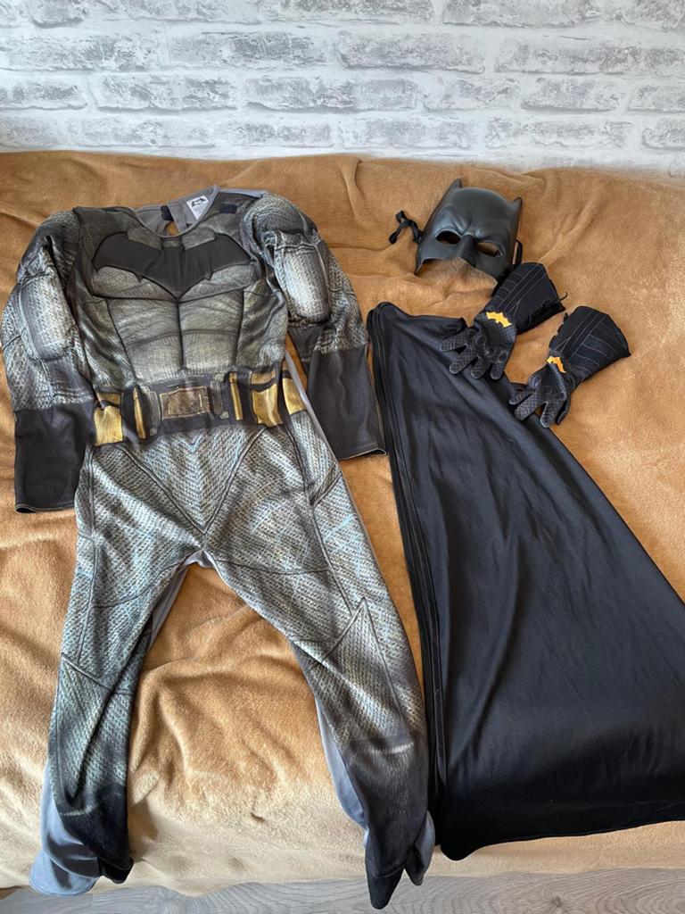 Batman pak maat 9-10 jaar met masker cape en handschoenen, Ophalen of Verzenden, Zo goed als nieuw, 134 t/m 140, Jongen of Meisje