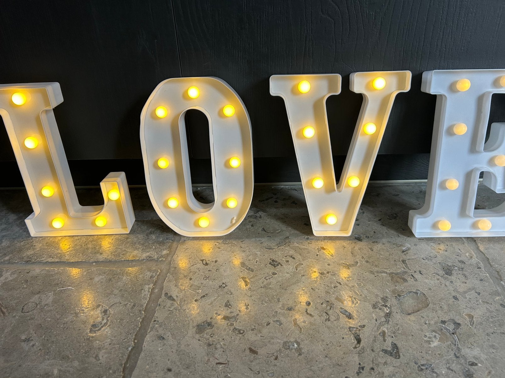 Letters Love verlicht, Ophalen of Verzenden, Versiering