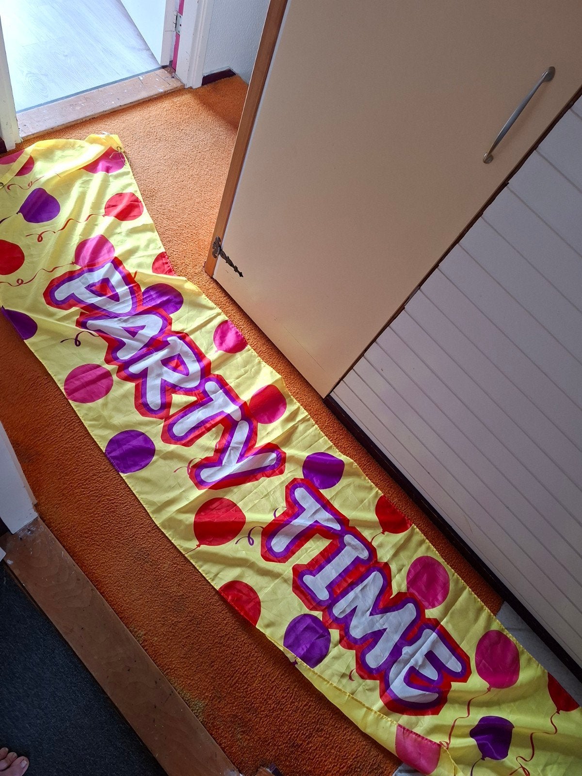 Banner Party time, Ophalen, Versiering