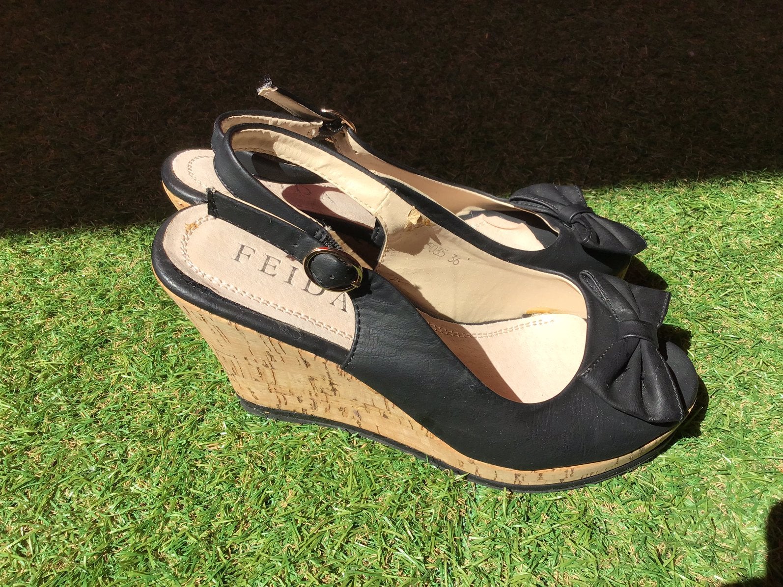Nieuwe skeehakjes, Kleding | Dames, Schoenen, Ophalen of Verzenden, Zo goed als nieuw, Zwart, Schoenen met hoge hakken