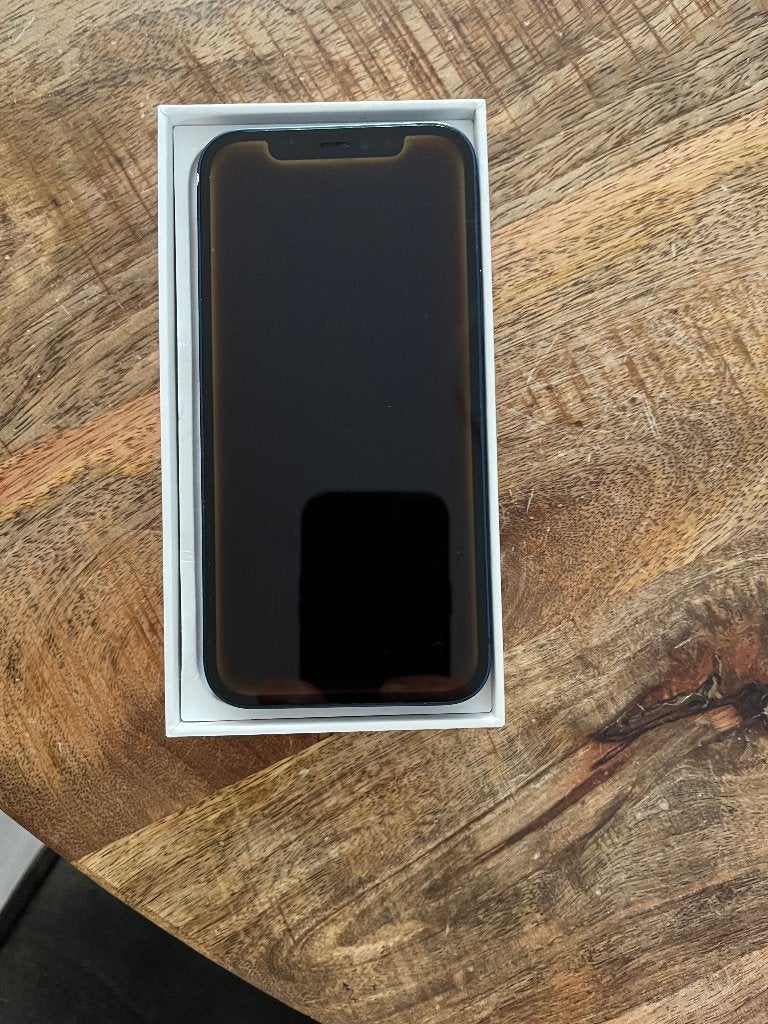 Foto 4 van iPhone 12 64GB - 82% batterijconditie