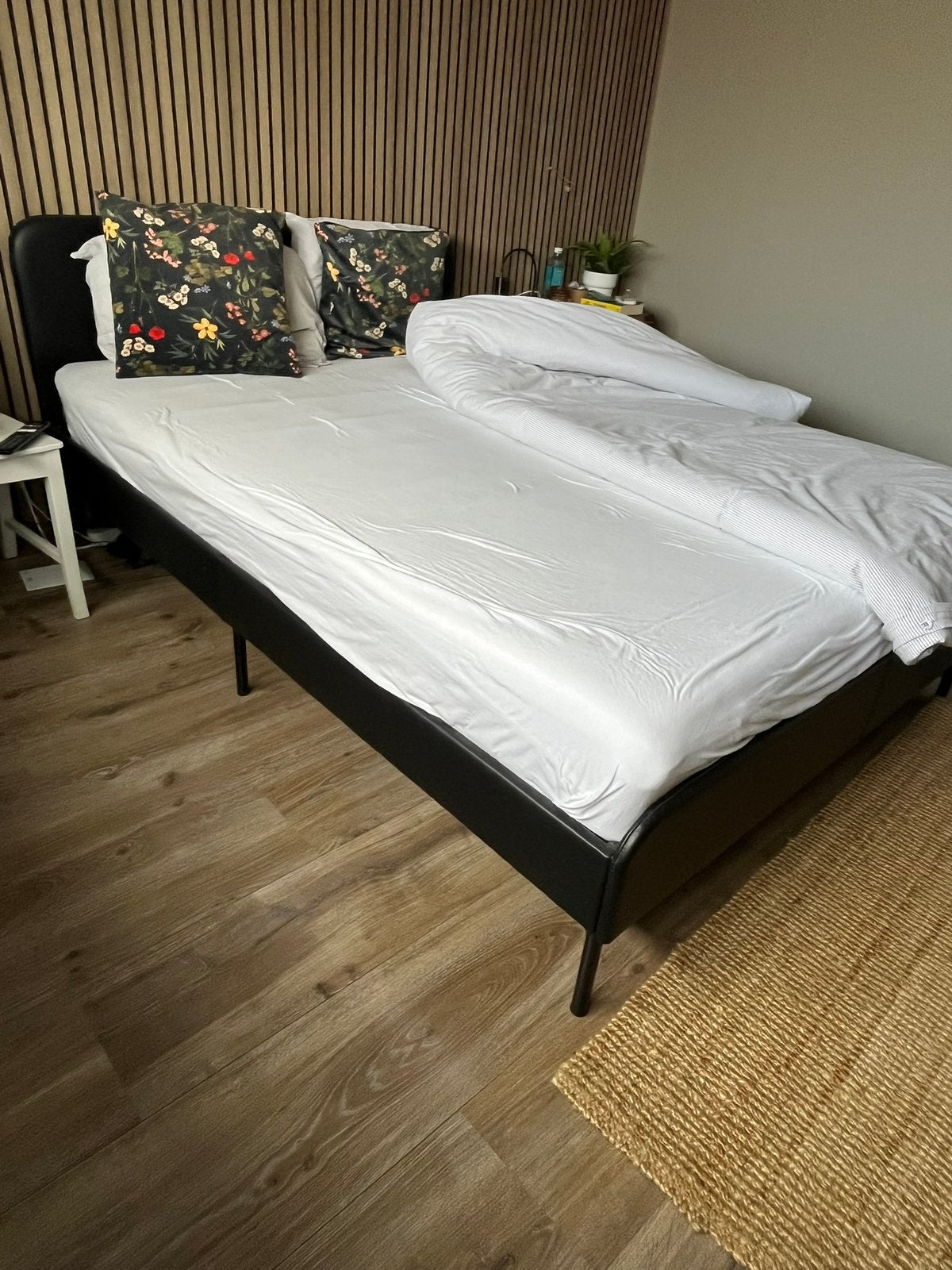 Ikea - Slattum bedframe 140x200 incl lattenbodems, Ophalen, Zwart, Tweepersoons, 140 cm