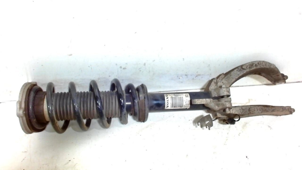 Veerpoot links voor Volvo V90, Onderdelen@venauto.nl, Van der Ven Autorecycling B.V., Gebruikt, Ettenseweg 76, 4706 PB Roosendaal, The Netherlands