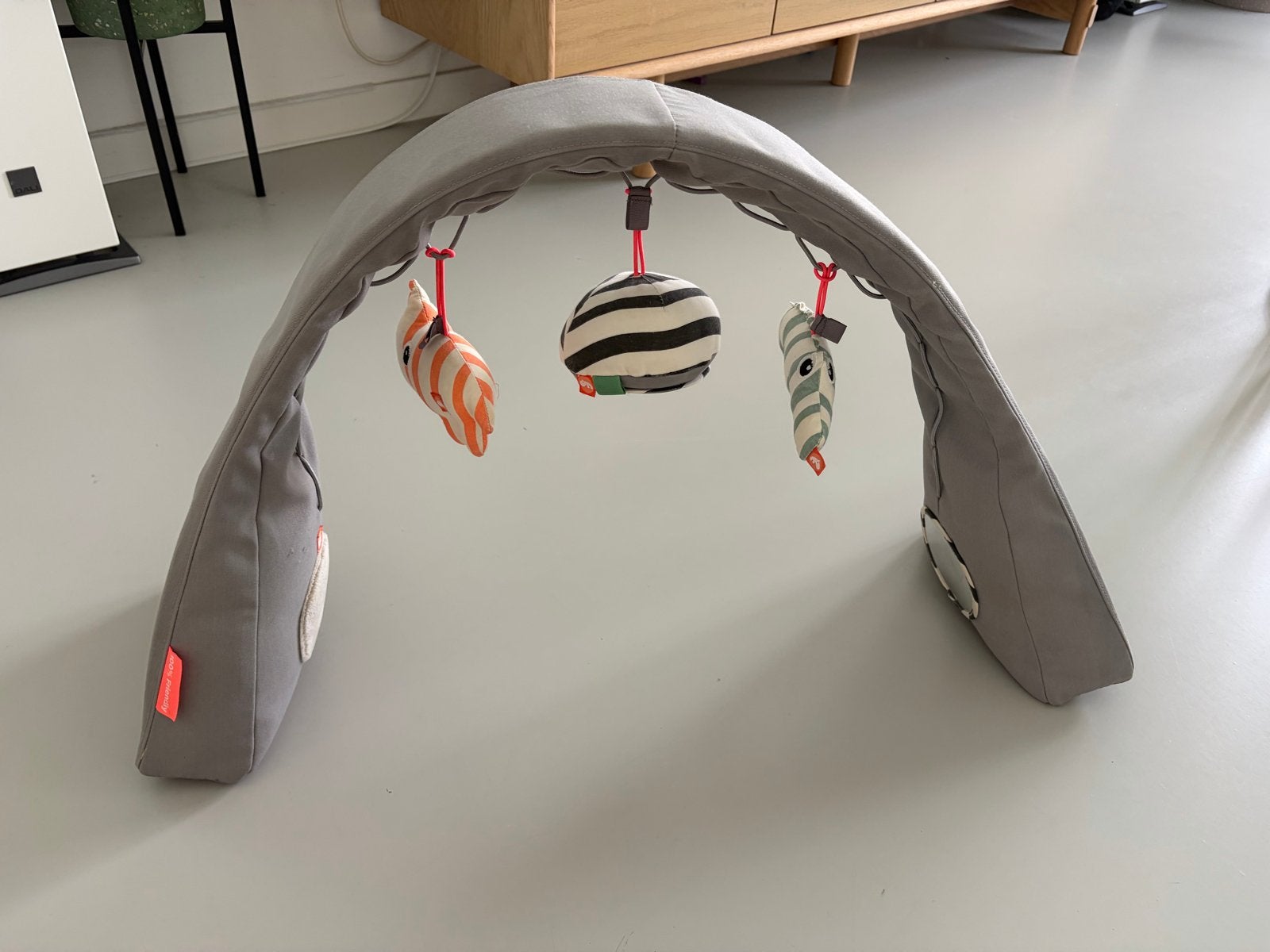 Done by Deer babygym grijs met speeltjes, Kinderen en Baby's, Ophalen of Verzenden, Zo goed als nieuw, Babygym