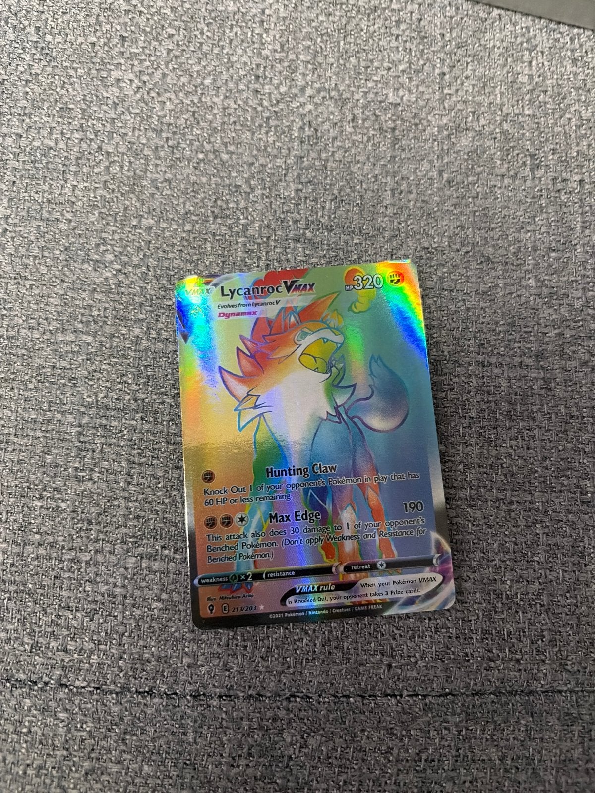 Lycanroc VMAX Pokémon kaart - Rainbow Rare, Ophalen of Verzenden, Zo goed als nieuw, Losse kaart, Foil