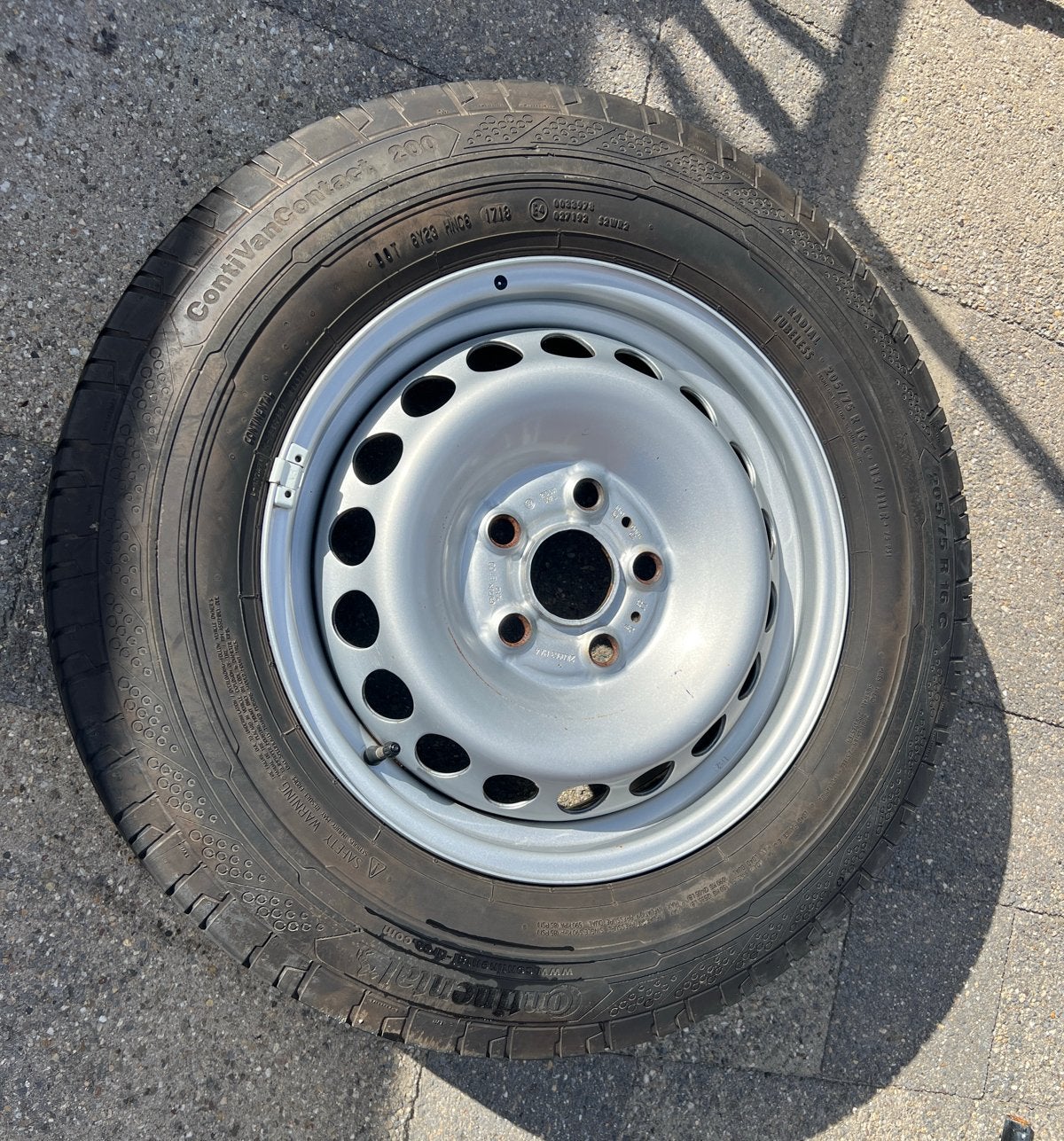 Volkswagen 16 inch velg met Continental band, Ophalen, Gebruikt