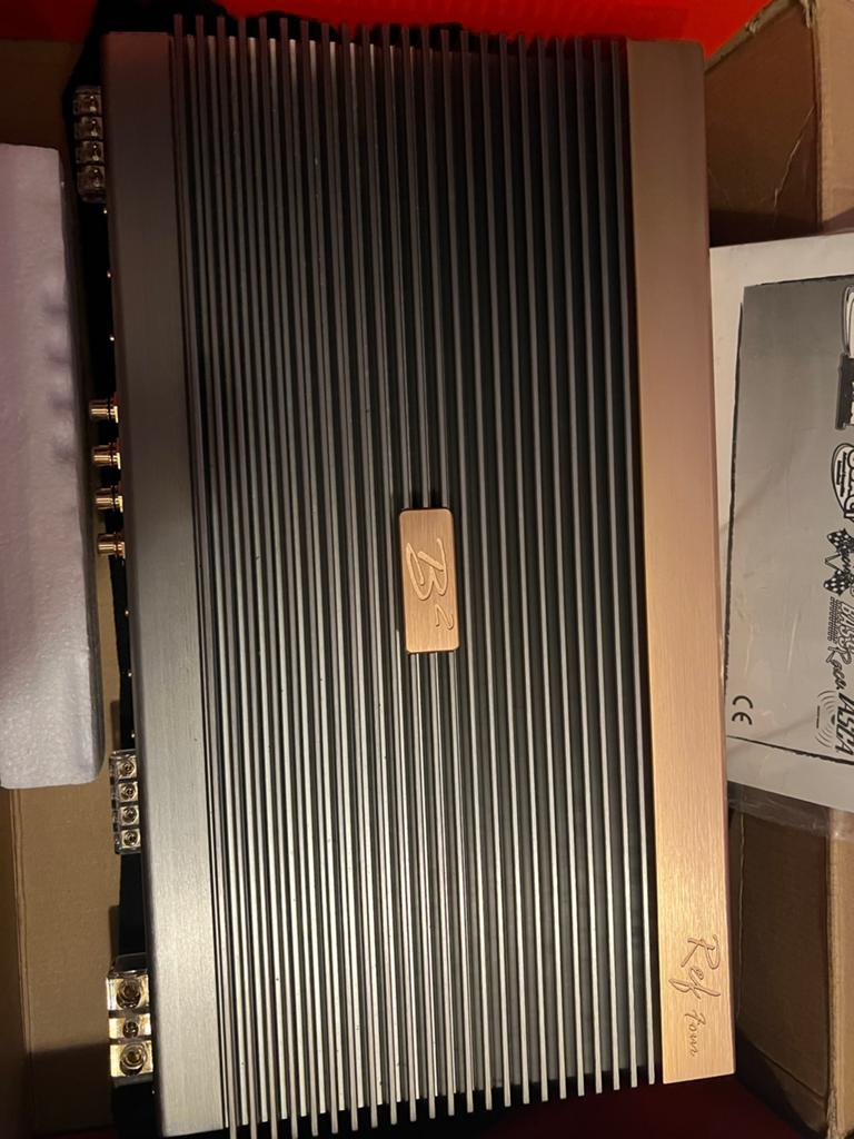 B2 Audio Ref Four 4-kanaals versterker, Overige systemen, Zo goed als nieuw, 120 watt of meer, Ophalen