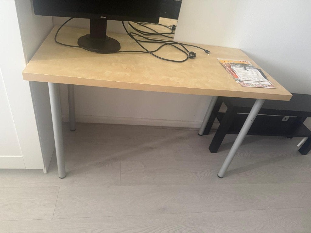 Bureau met houtkleurig blad en metalen poten, Huis en Inrichting, Overige typen, Gebruikt, 120 cm, Spaanplaat of MDF