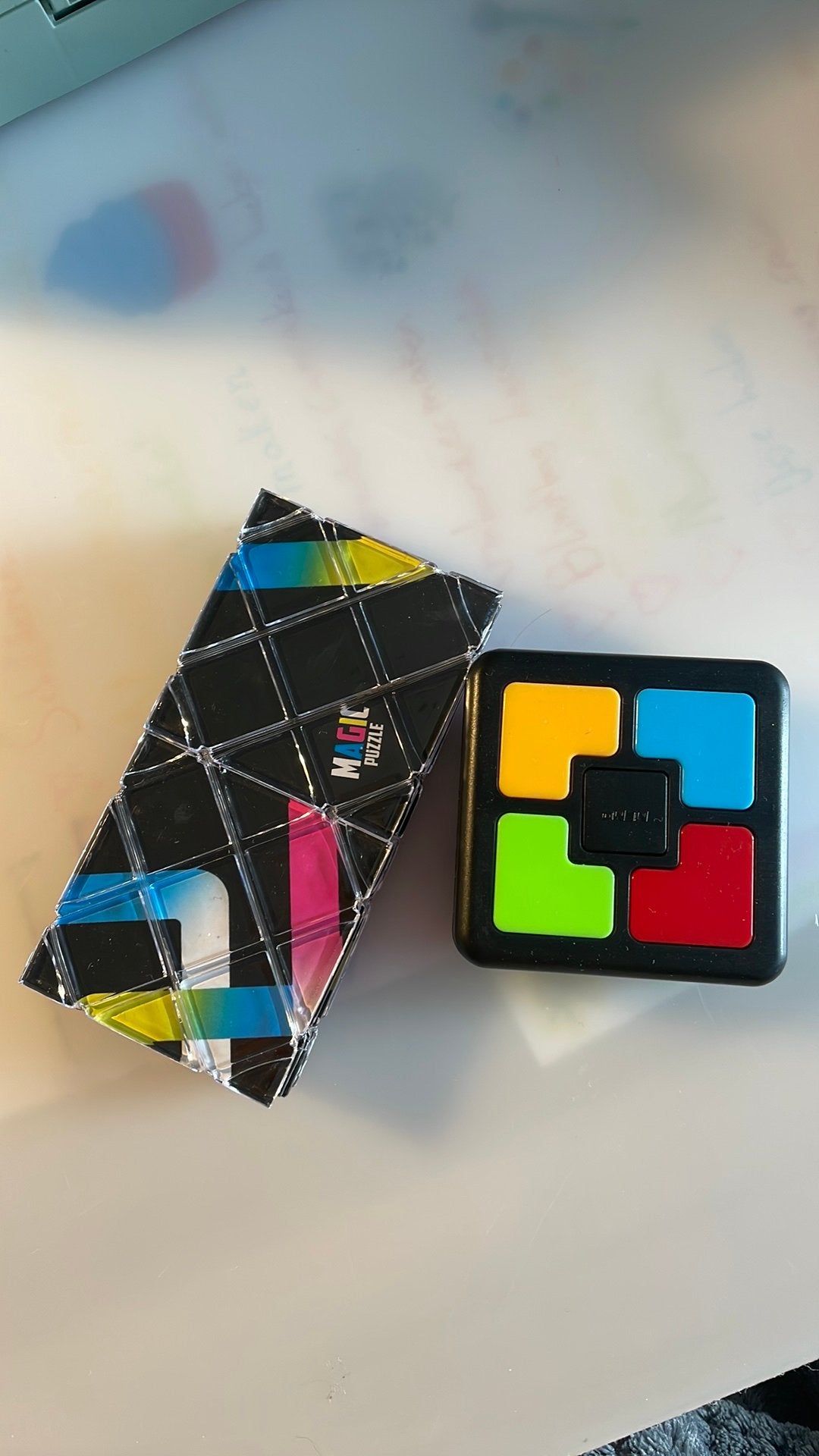 Magic puzzel en speel blokje, Ophalen of Verzenden, Zo goed als nieuw