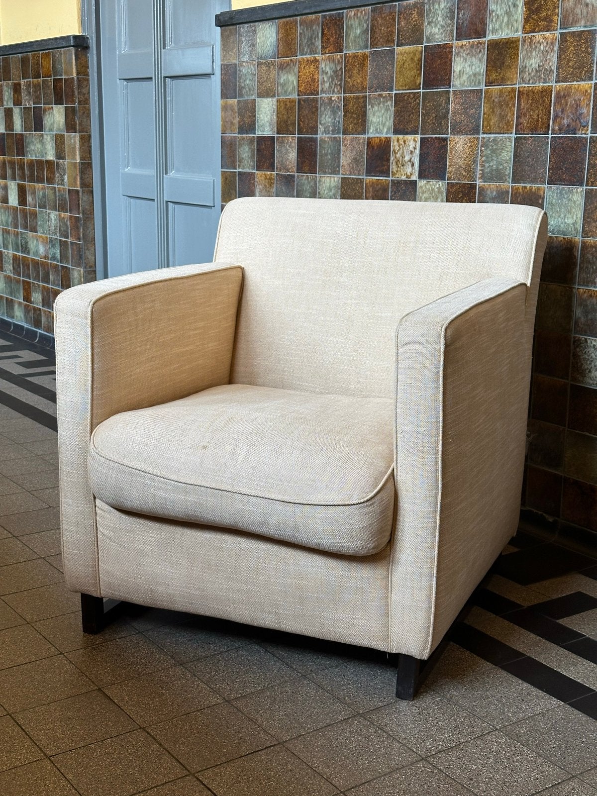 Comfortabele fauteuil in lichte stof, Huis en Inrichting, Fauteuils, Ophalen, Gebruikt, Stof, 75 tot 100 cm