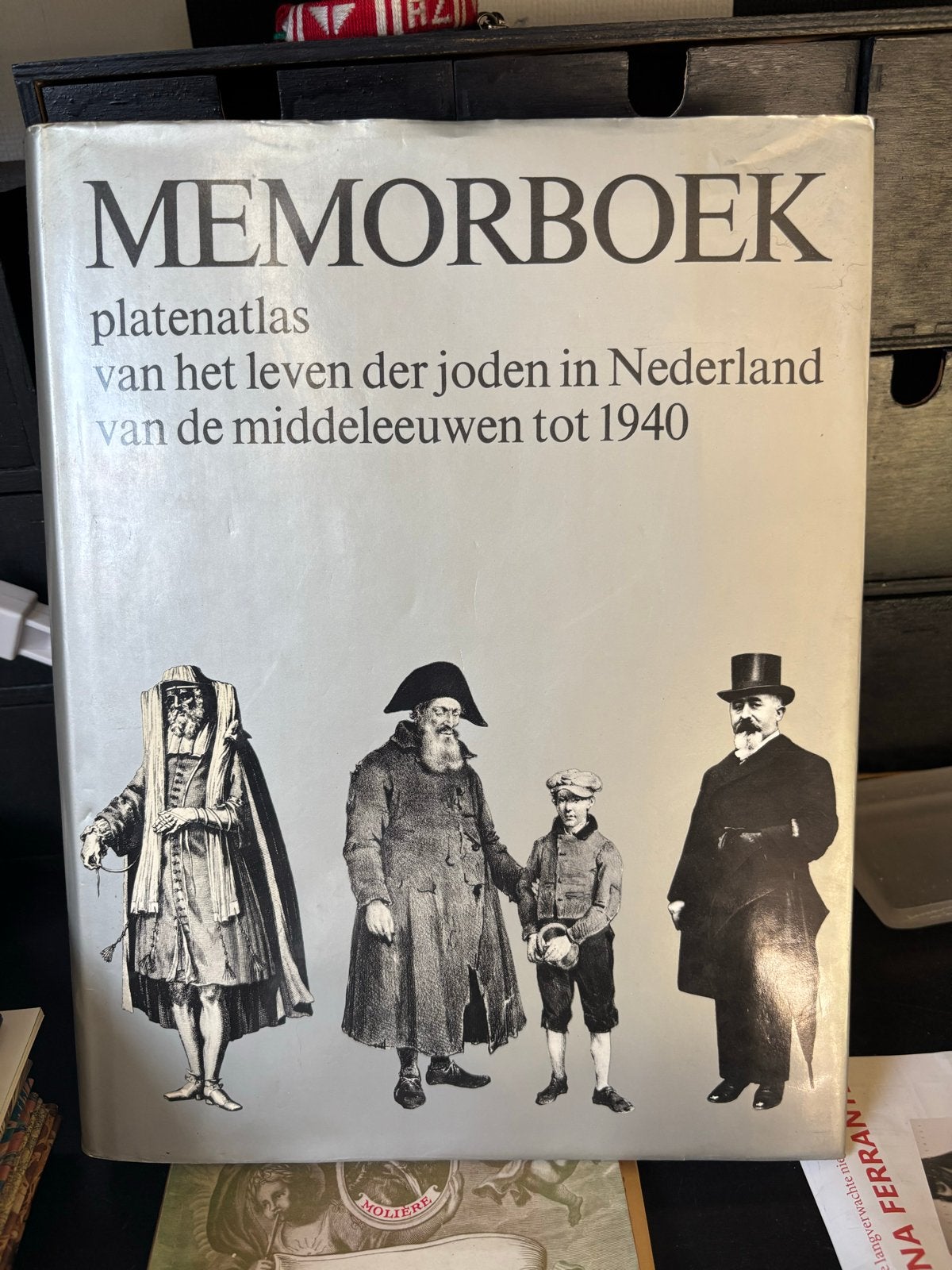 MEMORBOEK: Platenatlas Joods leven in Nederland tot 1940, Ophalen, 20e eeuw of later, Zo goed als nieuw