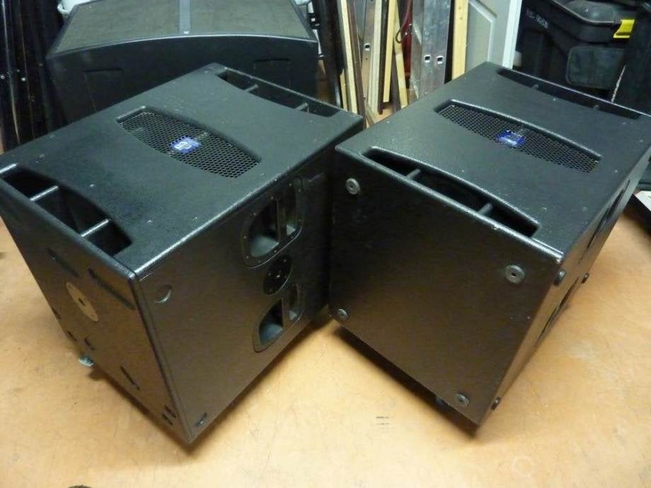 DB Technologies D18 Subwoofers, Ophalen, Gebruikt, 1000 watt of meer, P.A.