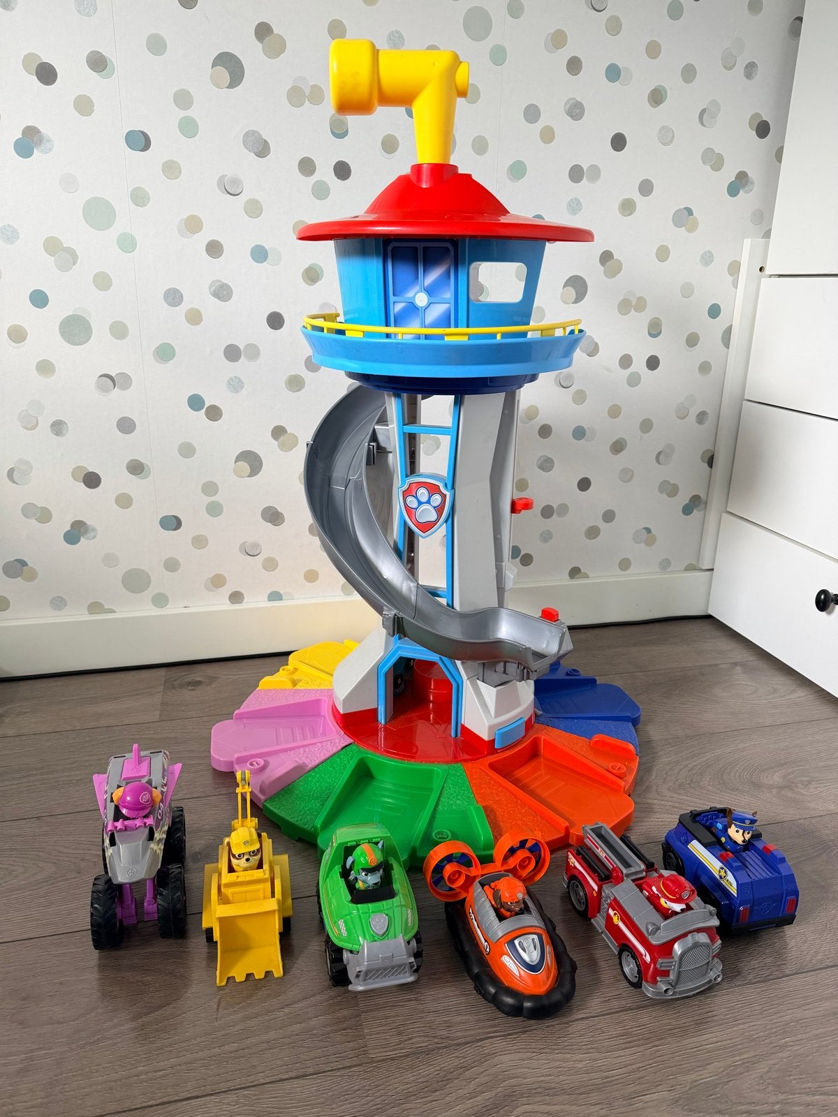 Paw Patrol Uitkijktoren met Voertuigen en Figuren, Kinderen en Baby's, Speelgoed | Actiefiguren, Ophalen of Verzenden, Zo goed als nieuw
