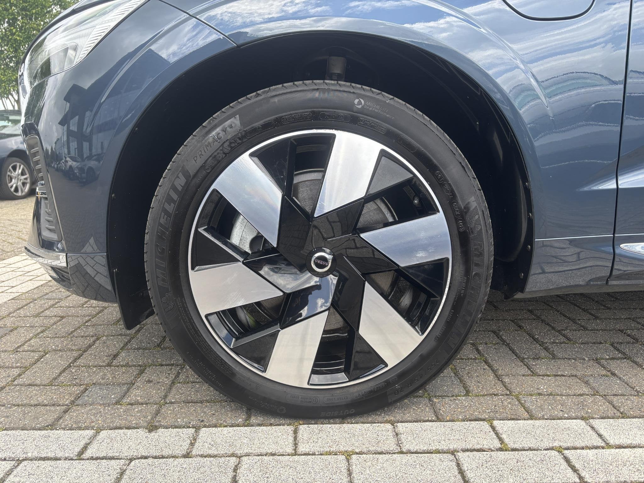 Volvo XC60 T6 Plug-in hybrid AWD Plus Bright | Panoramadak |, Auto's, Automaat, Gebruikt, Euro 6, 4 cilinders