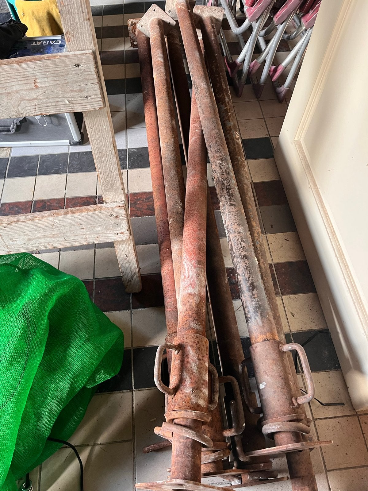 10 Stalen stutpalen/stempels, €12,50 p.stuk, Ophalen, Gebruikt, Overige typen, 2 tot 5 meter