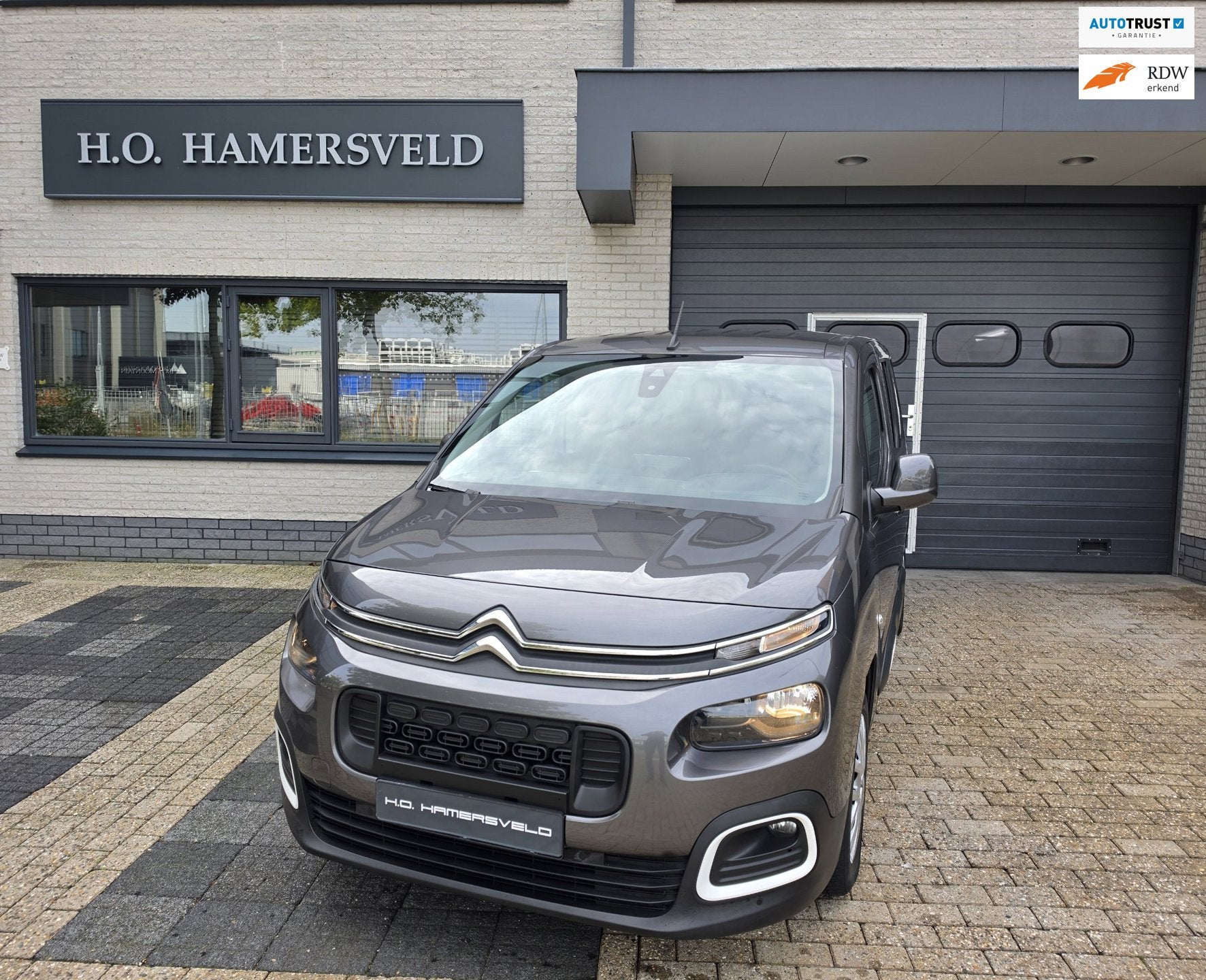Citroen BERLINGO 1.2 PureTech Live, Voorwielaandrijving, Dealer onderhouden, Gebruikt, 1199 cc