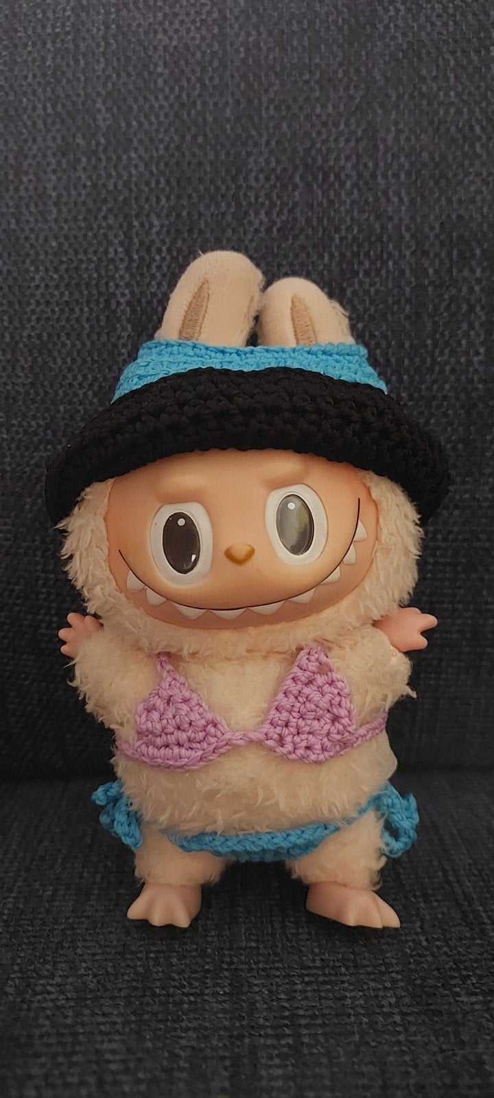 PopMart Labubu The Monsters Speelgoedfiguur met Kleding, Verzamelen, Poppetjes en Figuurtjes, Ophalen of Verzenden, Zo goed als nieuw