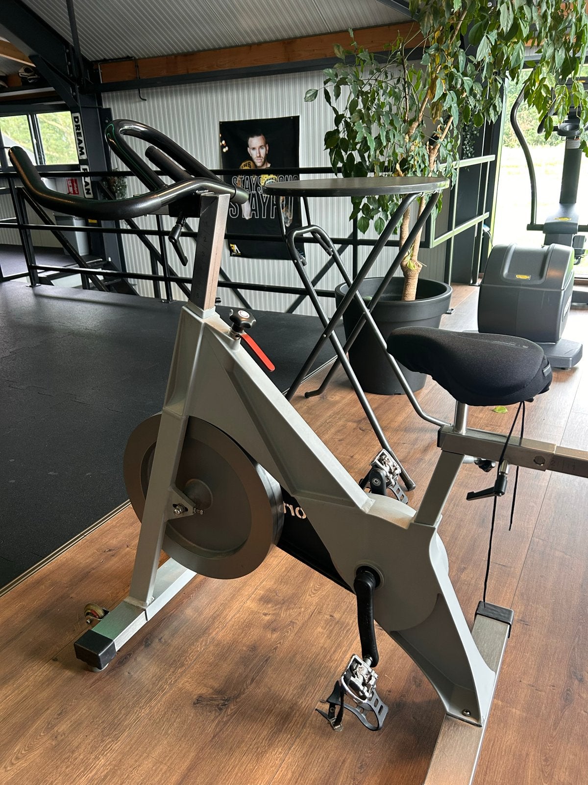 SportsArt Spinningfiets - Perfect voor Thuisworkouts, Ophalen, Gebruikt, Spinningfiets, Metaal