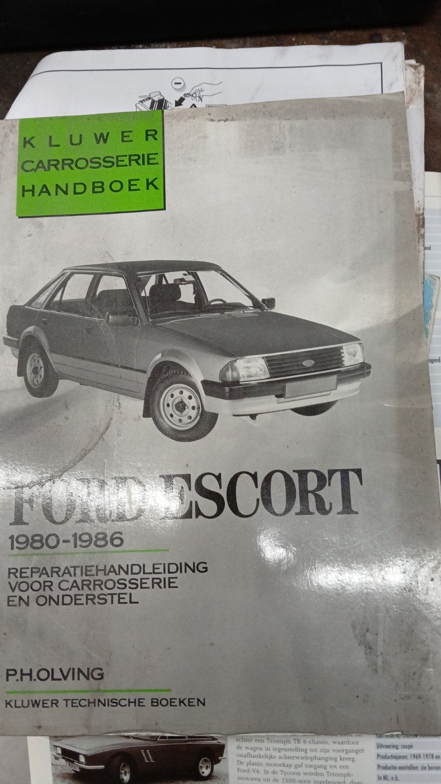 Kluwer Carrosserie Handboek Ford Escort 1980-1986, Ophalen of Verzenden, Gelezen, Ford, P.H. Olving