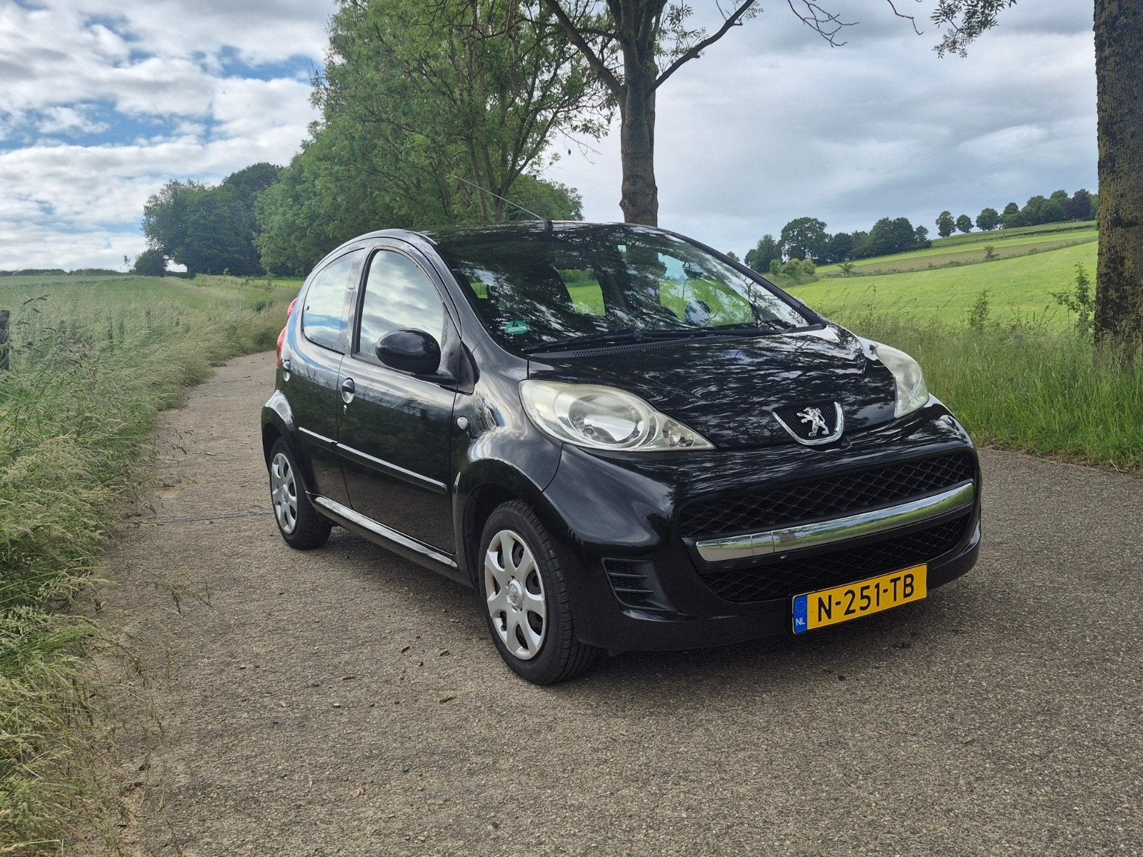 Peugeot 107 1.0 12V 5DR 2010 Zwart, Auto's, Voorwielaandrijving, 4 stoelen, Handgeschakeld, Particulier
