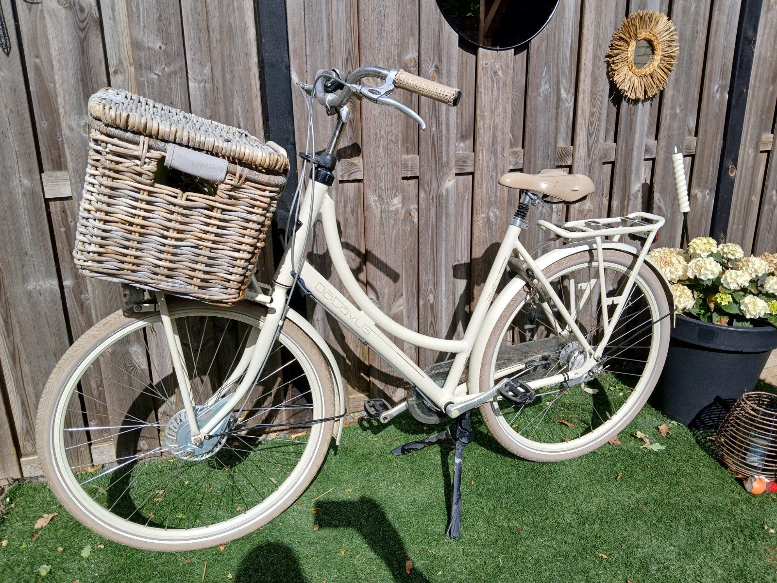Damesfiets Batavus Diva 28 inch met 7 versn.. + rieten mand, Fietsen en Brommers, Fietsen | Dames | Damesfietsen, Ophalen, Batavus