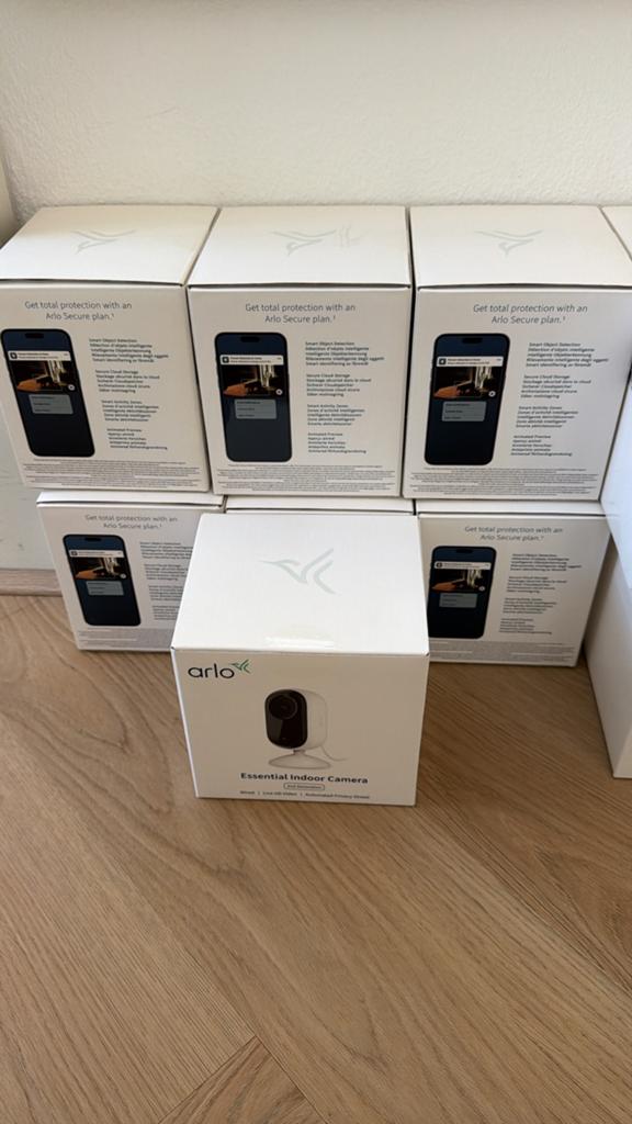Arlo Essential Indoor Camera 2e Generatie - Nieuw in doos, Ophalen of Verzenden, Nieuw, Binnencamera