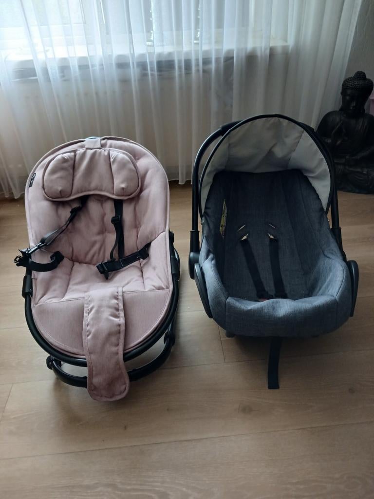 Auto stoeltje en wippertje, Kinderen en Baby's, Ophalen of Verzenden, Zo goed als nieuw, Overige merken