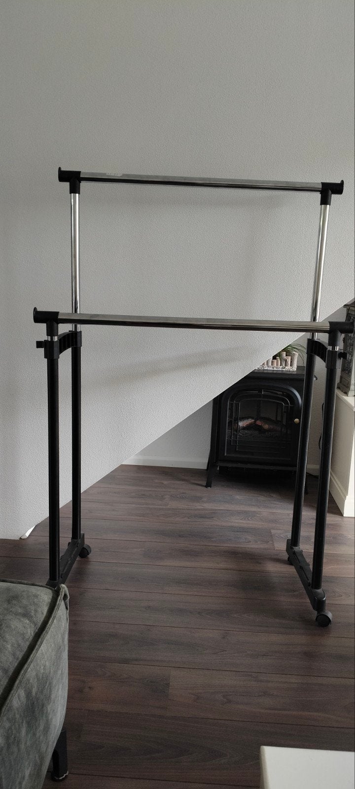 Verrijdbaar kledingrek met dubbele stang, Ophalen, Met wielen, Gebruikt